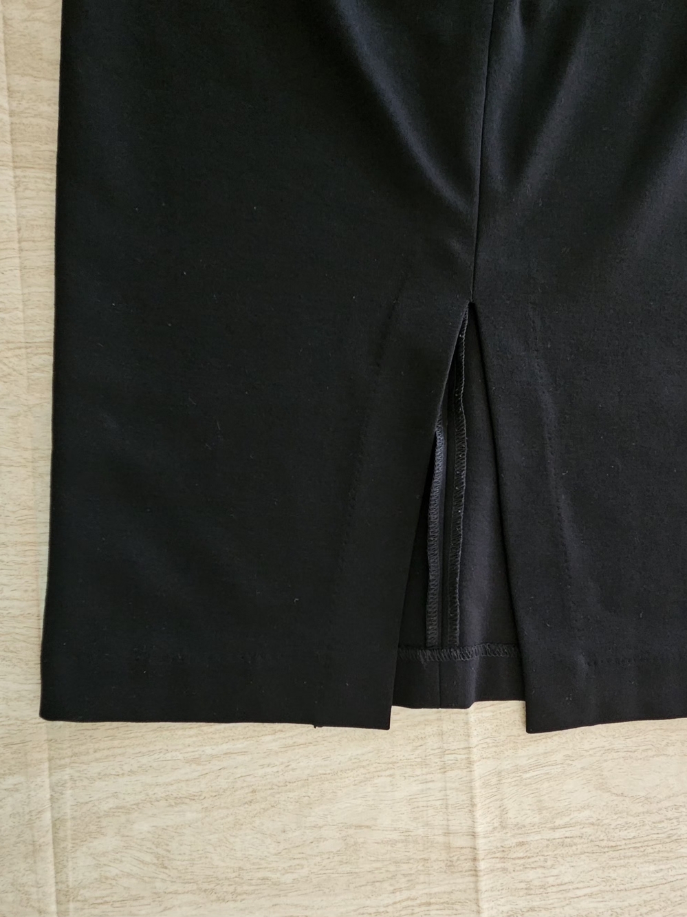 GBTSO Classic Black Midi Pencil Skirt with Pockets - Size XS - Picture 8 of 12